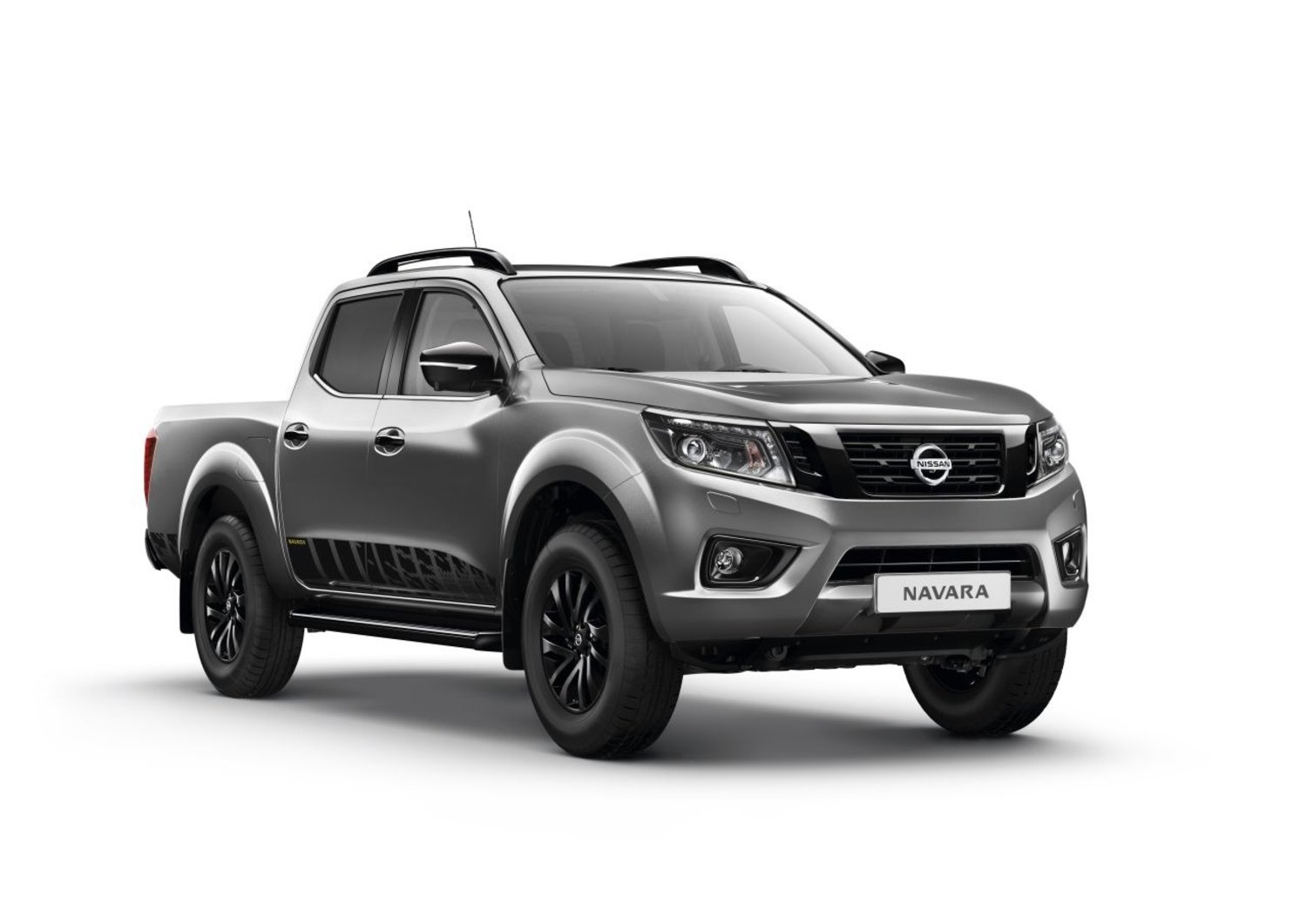 Nissan Navara N-Guard: il nero che compiuterizza1 min read Nissan Navara N-Guard: il nero che compiuterizza1 min read