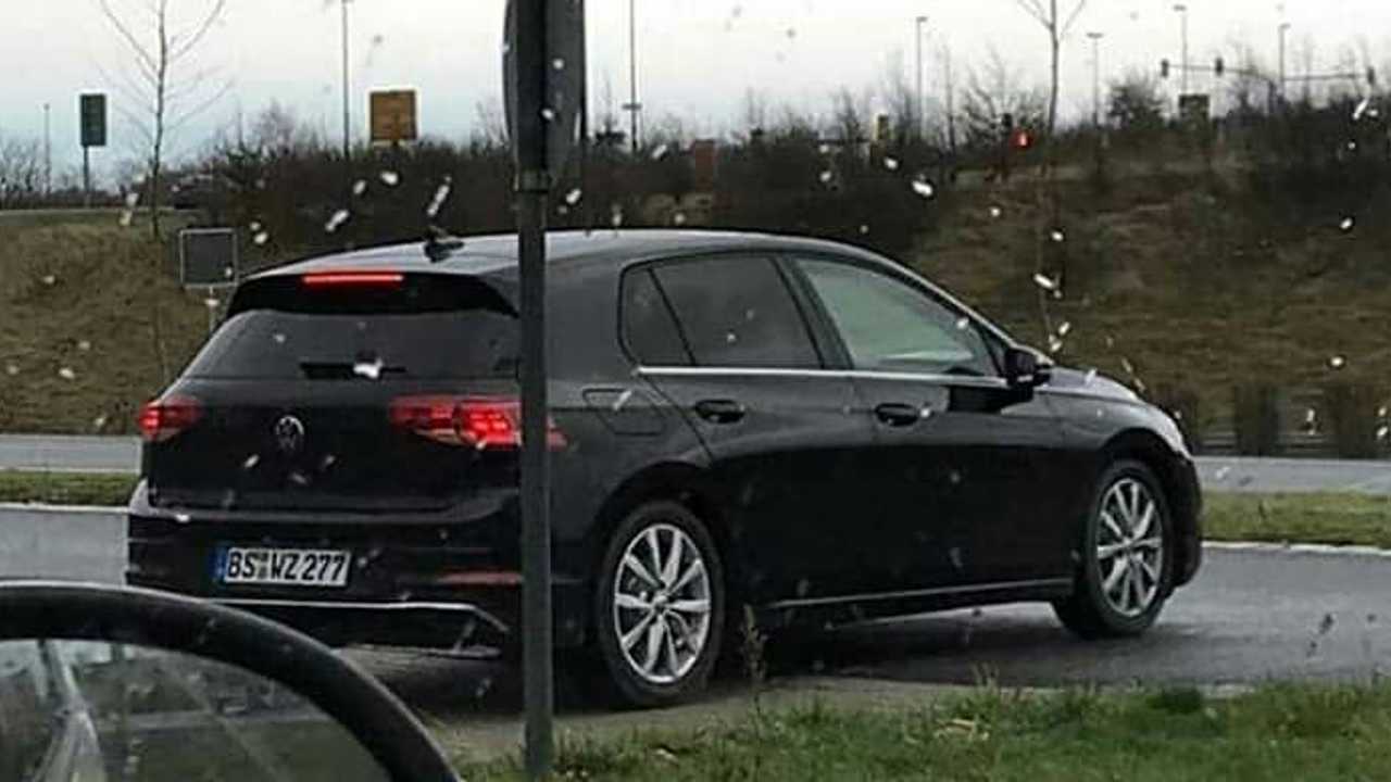 Prime foto spia della Volkswagen Golf mk81 min read Prime foto spia della Volkswagen Golf mk81 min read